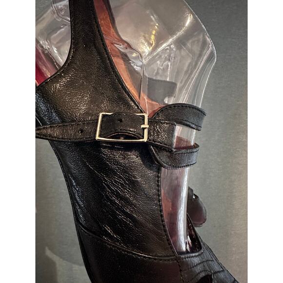 Re-mix Women's Anita 8.5 Black Leather Vintage Inspired Shoe. Retails $218 - Picture 9 of 10